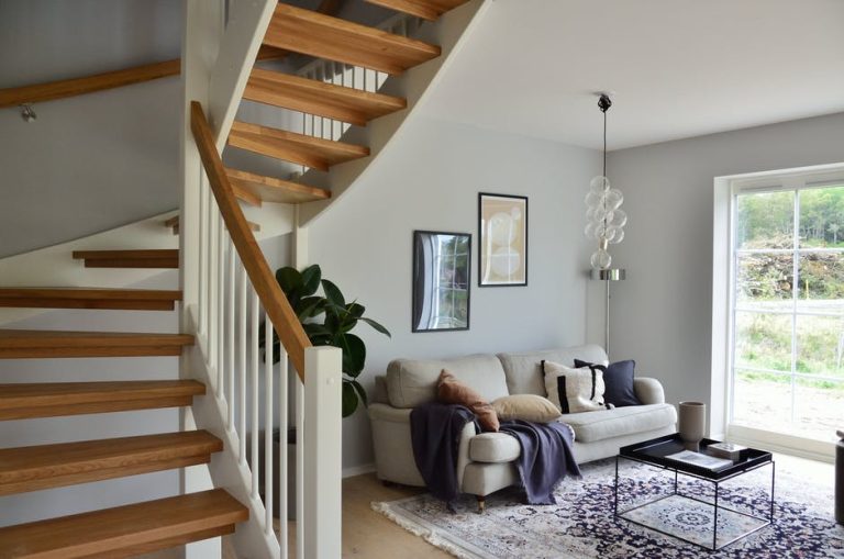 What Are the Different Styles of Staircases for Homes?
